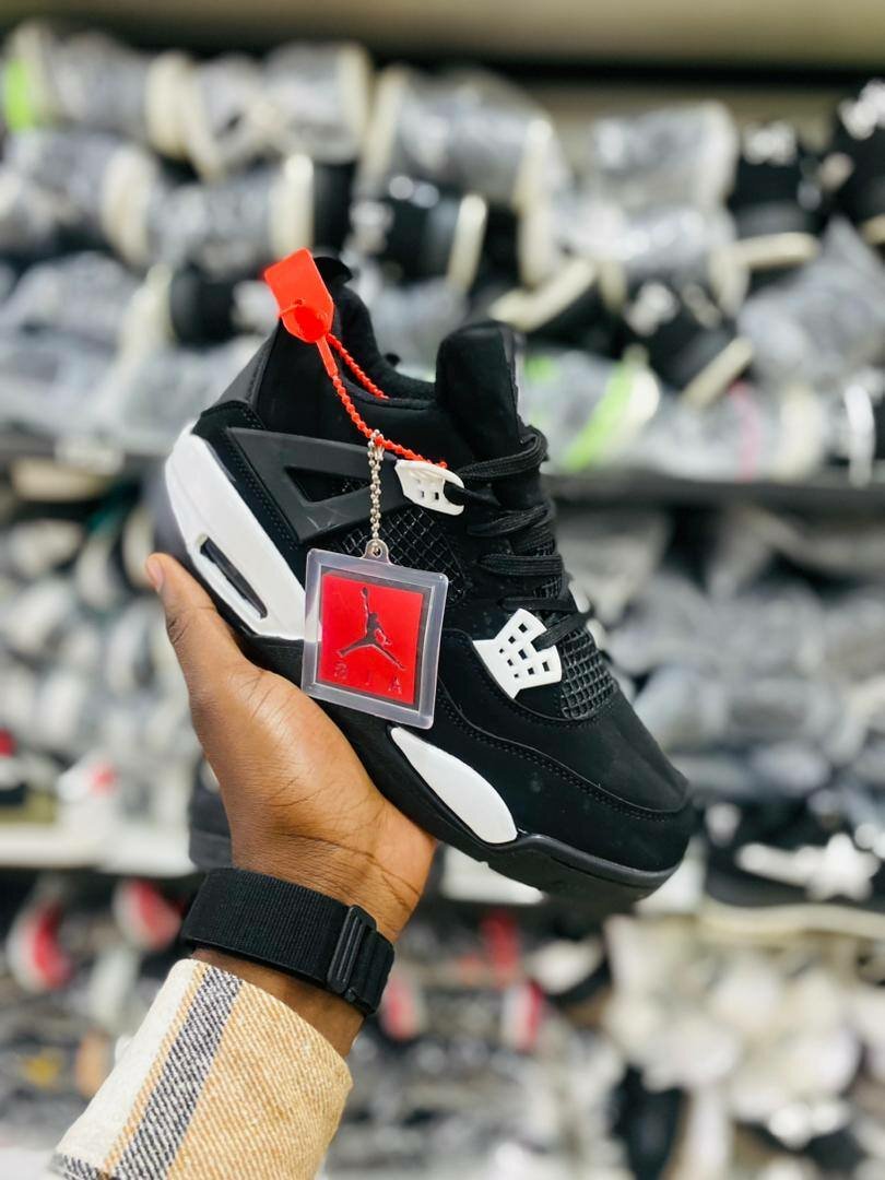 JORDAN 4
