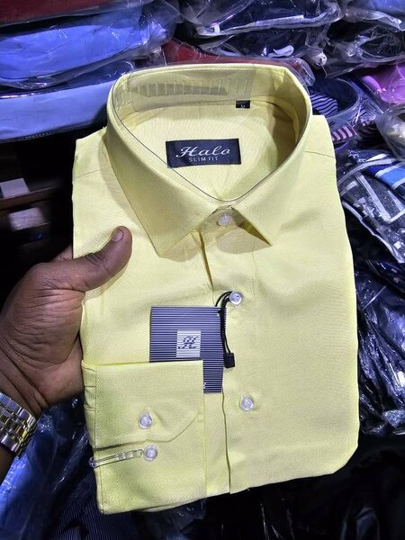 Chemise élégante à carreaux pour homme