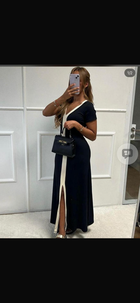 Robe Élégante Noire à Fente
