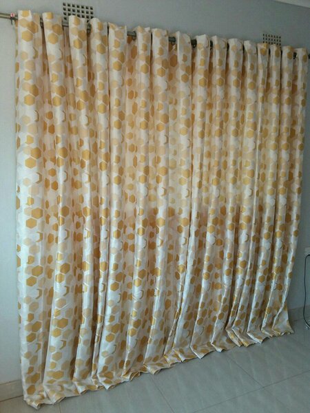 2 drops of curtains white with circules 