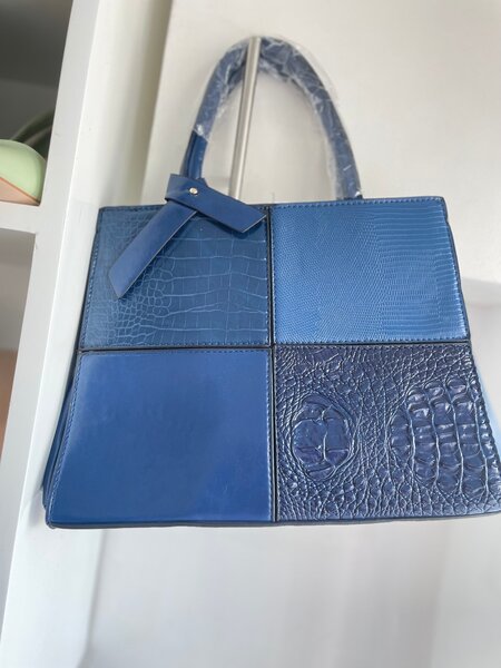 Sac à main en cuir texturé