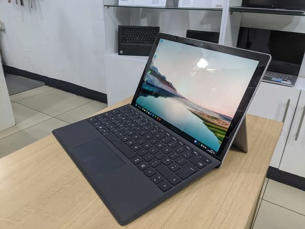 𝗠𝗶𝗰𝗿𝗼𝘀𝗼𝗳𝘁 𝗦𝘂𝗿𝗳𝗮𝗰𝗲 𝗣𝗿𝗼 𝟲 