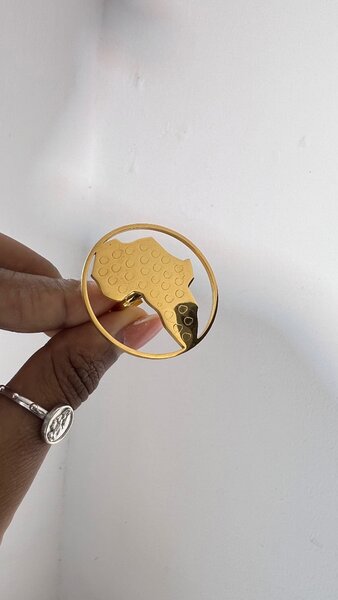 Broche dorée Afrique