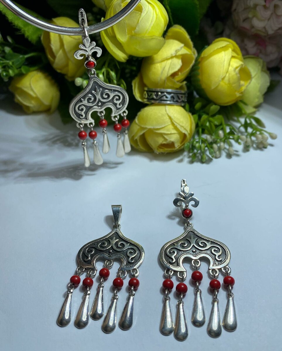 ЭТНО-КОМПЛЕКТЫ с натуральными камнями