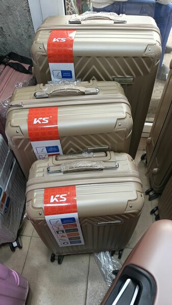 Valise originale toujours disp