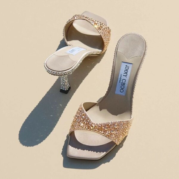 Ladies heel with glitters