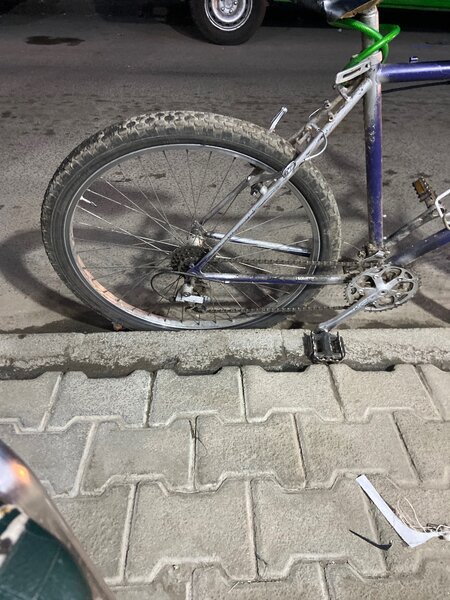 Vélo tout-terrain robuste