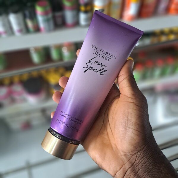 Lotion parfumée Love Spell