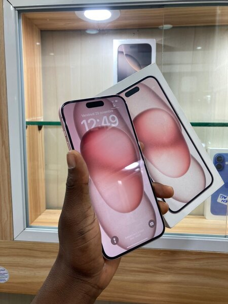 iPhone 15plus rose