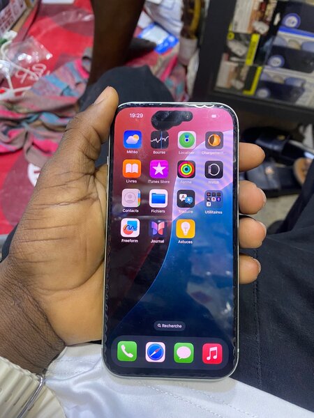 iPhone 15 simple