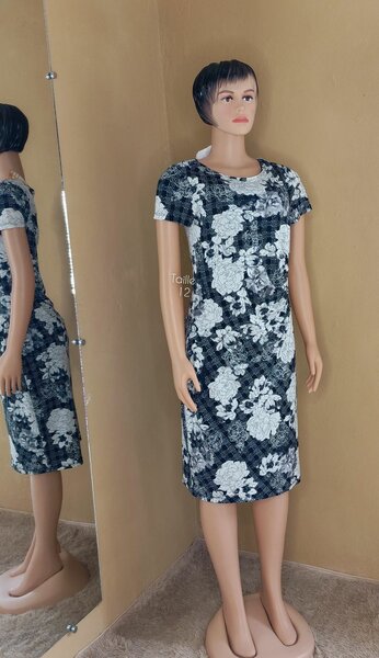 Robe Élégante Motifs Variés