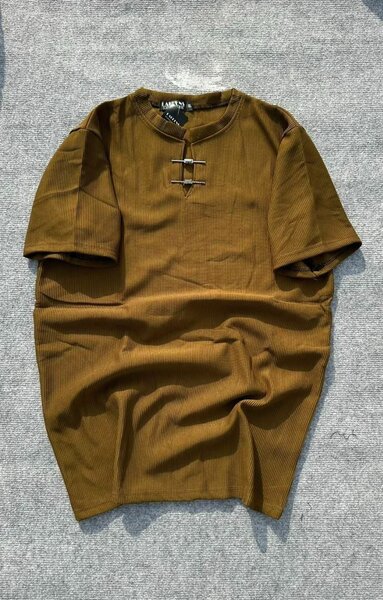 Ensemble de polos modernes