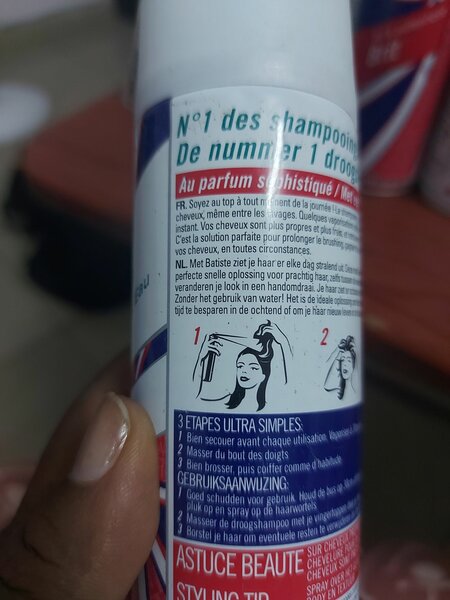 Shampooing sec pour rafraîchir les cheveux