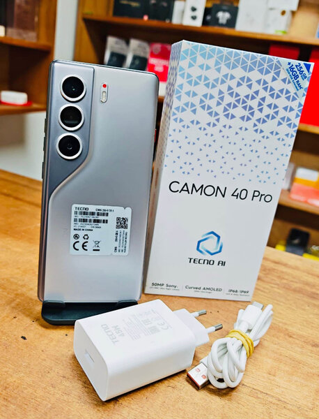Smartphone Tecno Camon 40 Pro