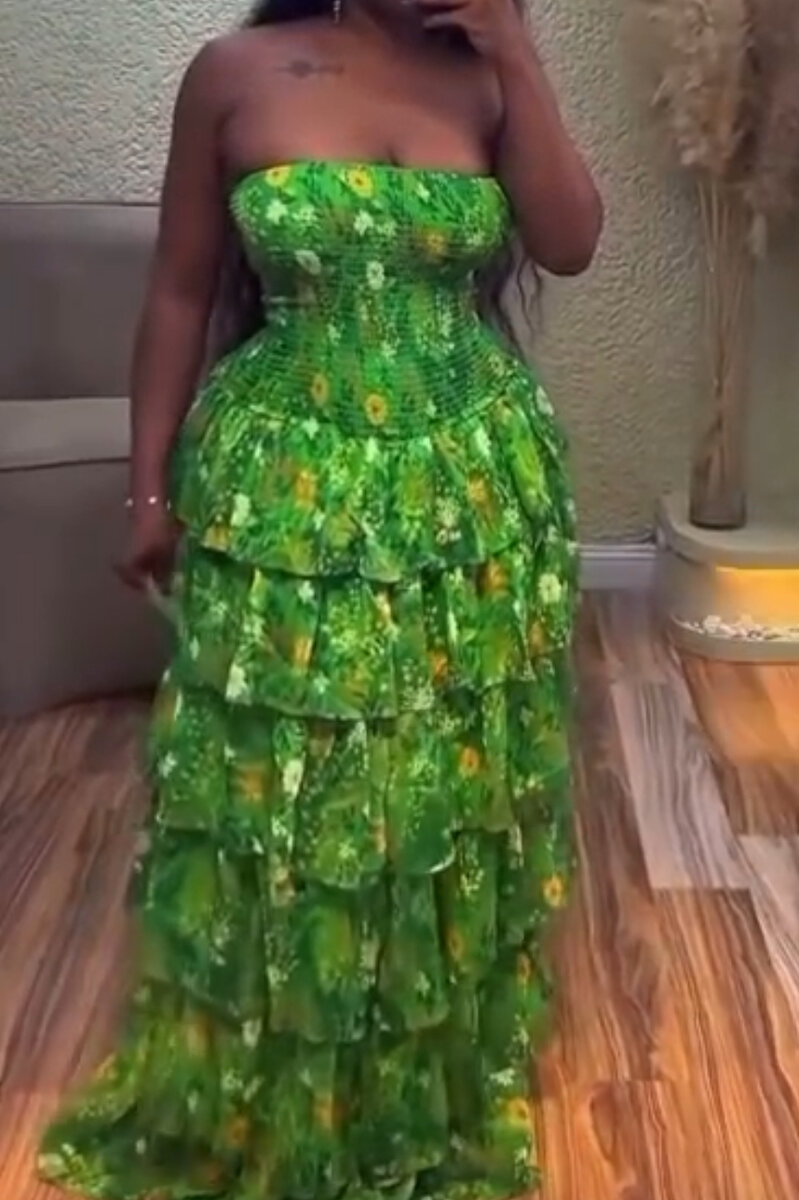 Robe longue verte à volants
