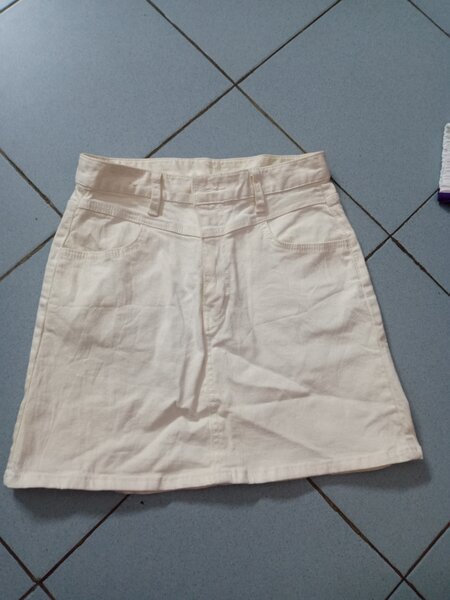 Jupe en jean blanche