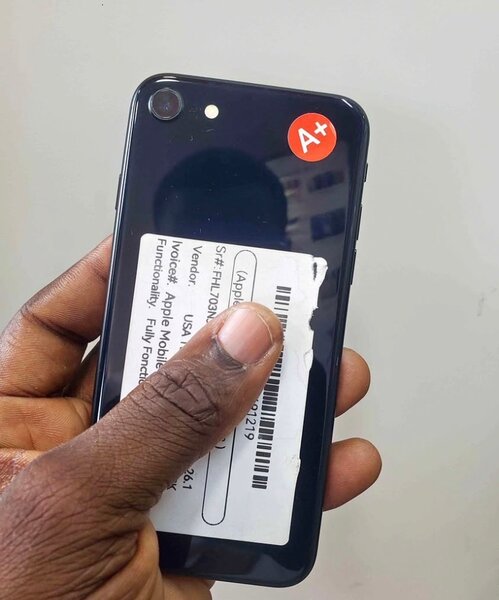 iPhone SE Reconditionné Noir