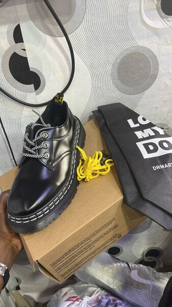 Chaussures en cuir Dr. Martens
