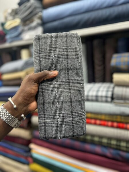 Tissu à carreaux gris et noir pour chemise homme