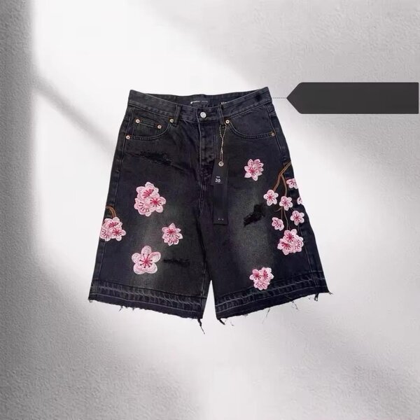 Shorts en jean à fleurs
