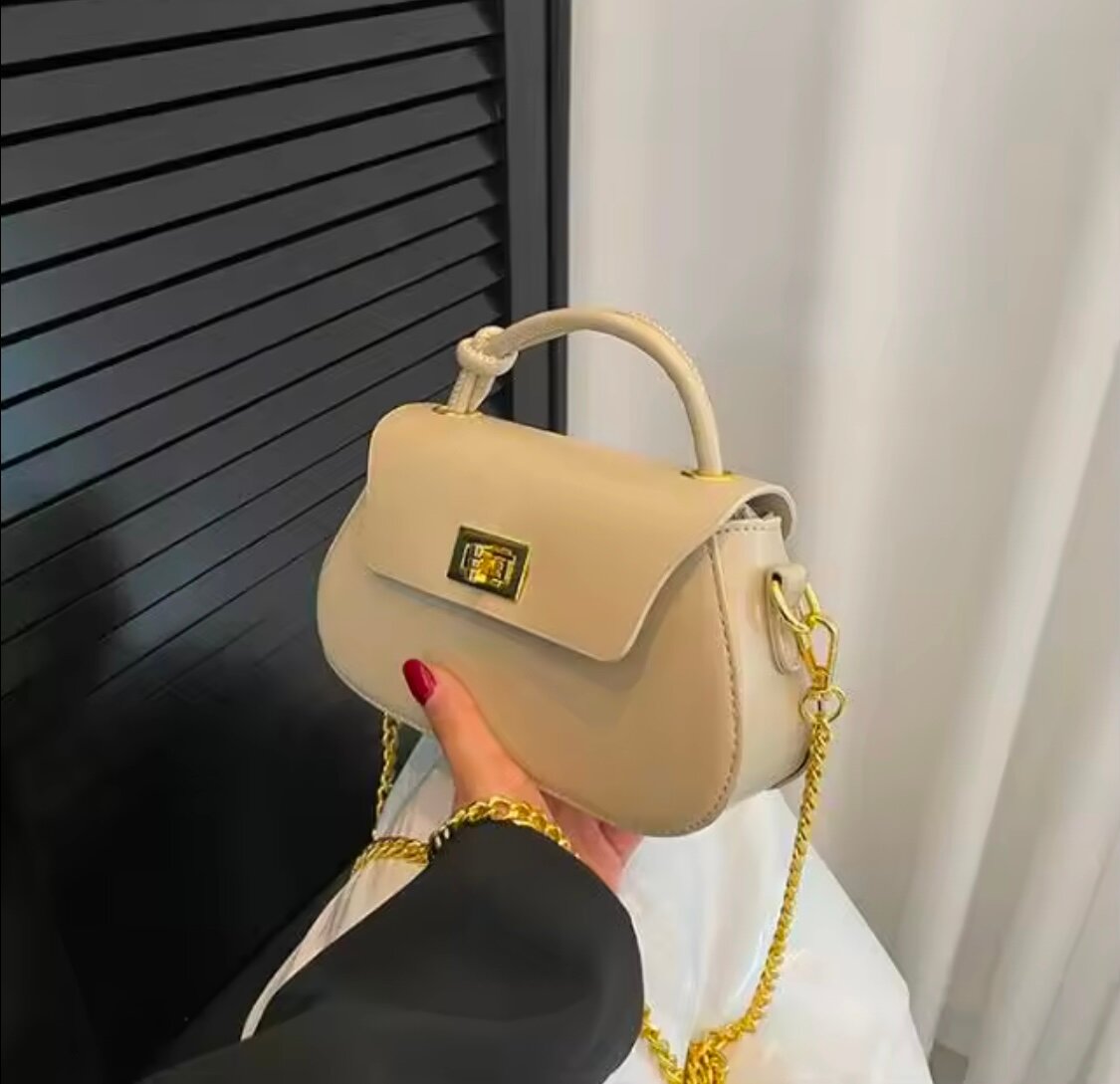 Sac à main élégant couleur vive