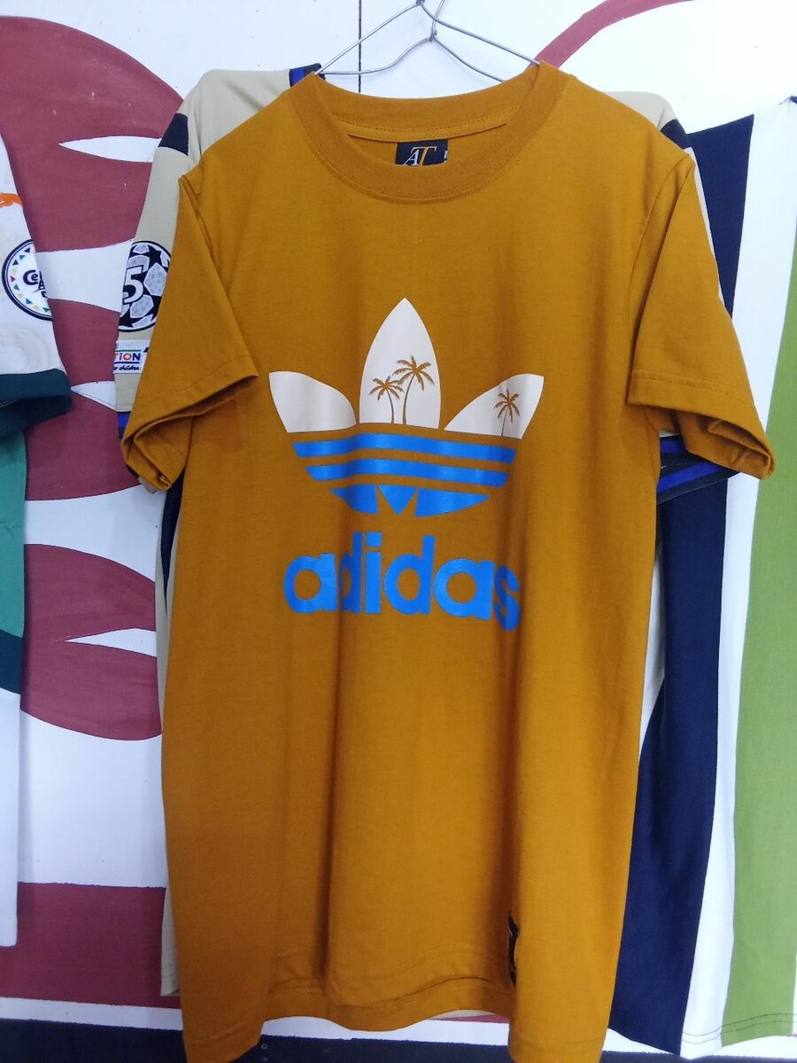 T-shirt Adidas logo retro