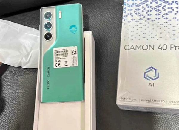 Tecno Camon 40 Pro Vert