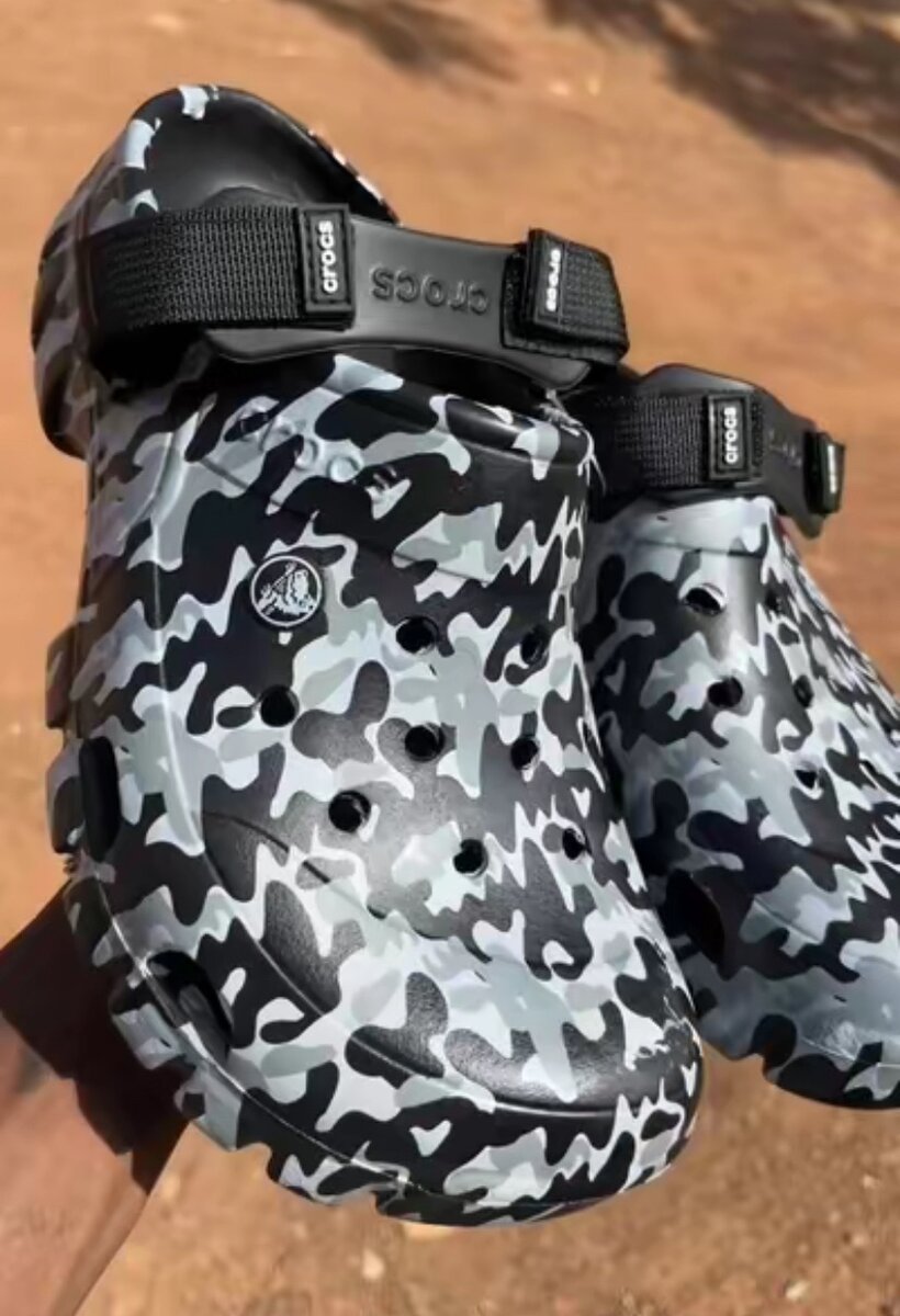 Sabots Crocs à motif