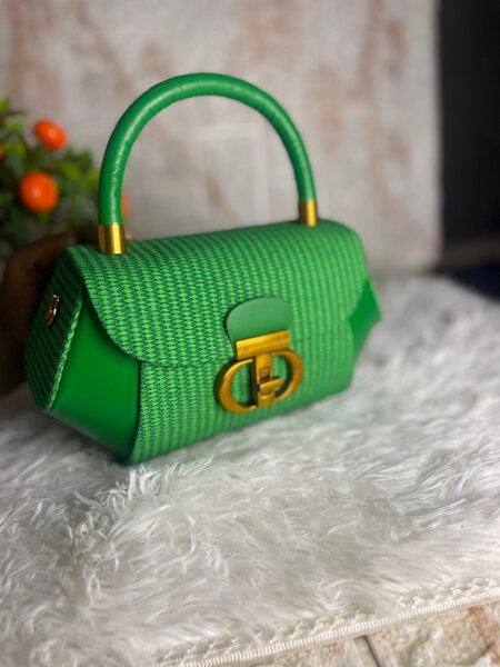 Sac à main tendance en cuir