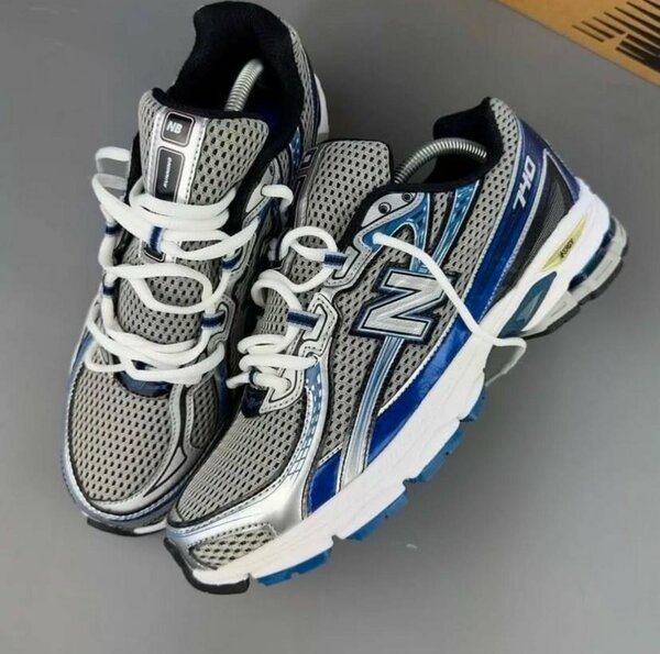 New balance 740