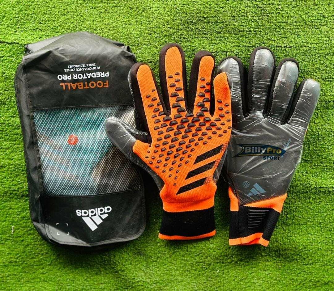Goalkeeper gloves
