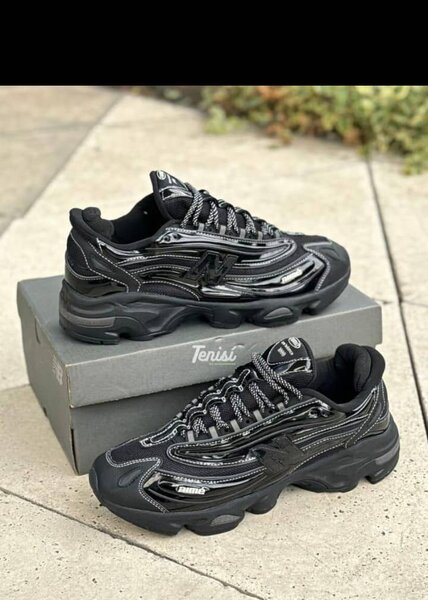 Baskets noires tendance