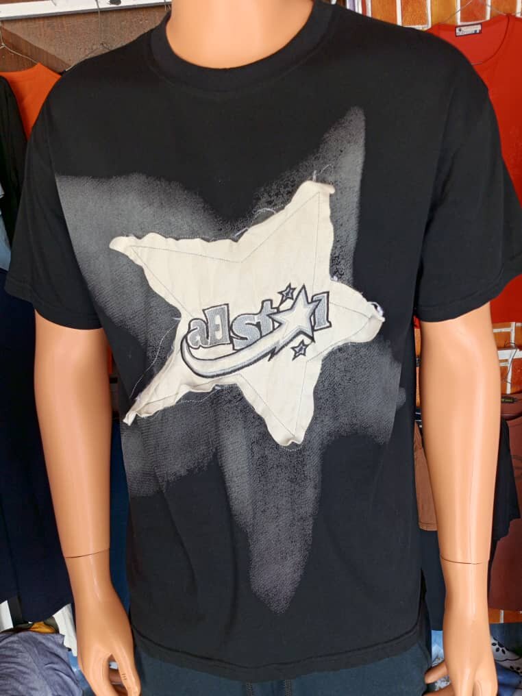 T-shirt noir graphique homme