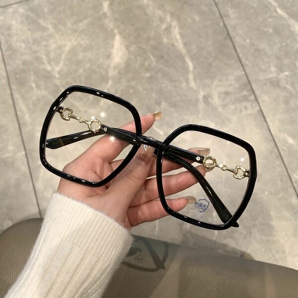 Lunettes carrées tendance femme