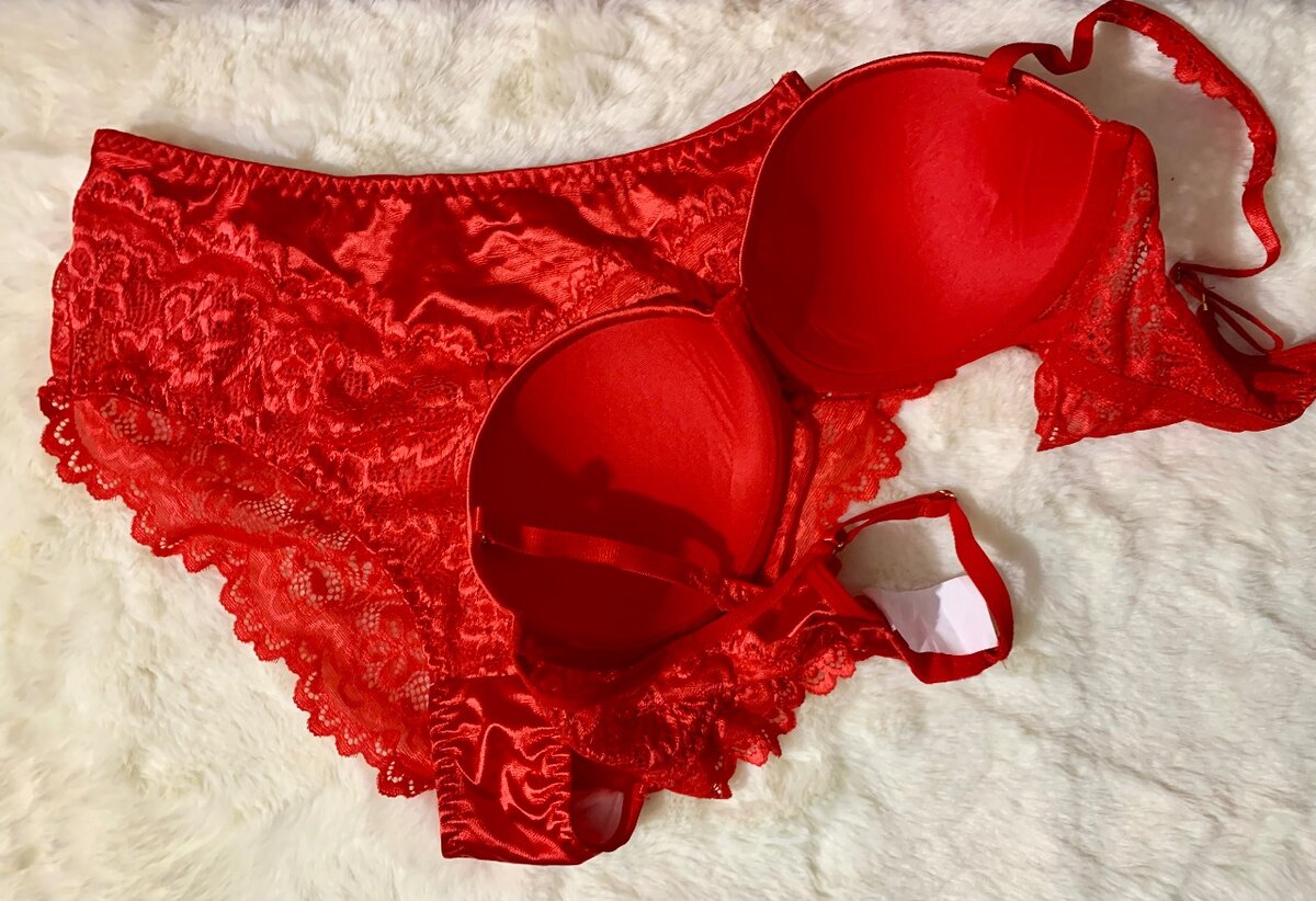 Ensemble lingerie rouge dentelle