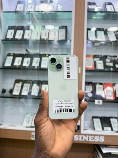 iPhone 15 Simple