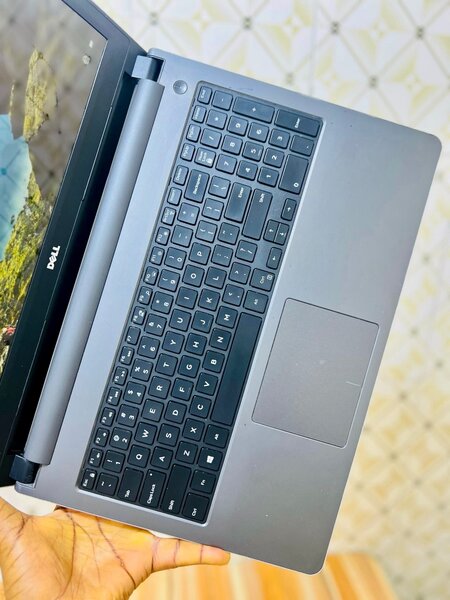 Dell Inspiron 15