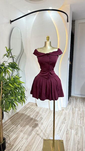 Robe Courte Épaules Dénudées