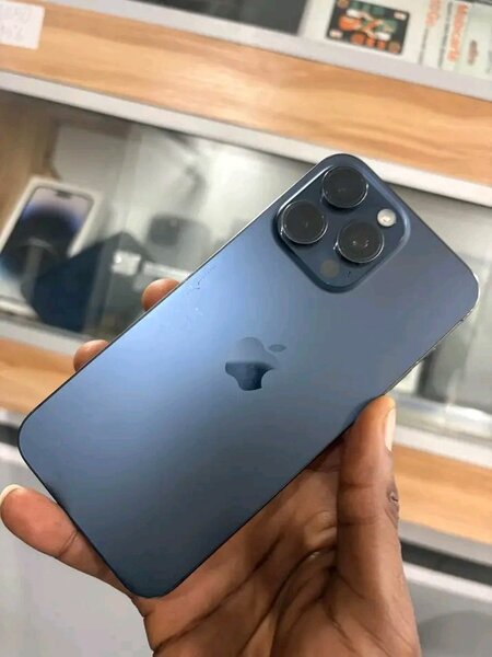 iPhone15 pros max 256 Giga