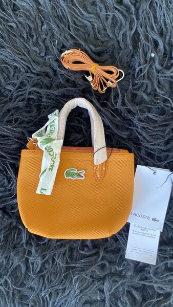 Petit sac à main orange élégant