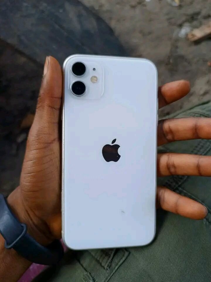 iPhone 12 simple
