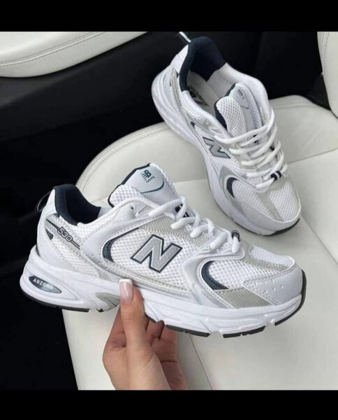 Baskets de sport blanches homme