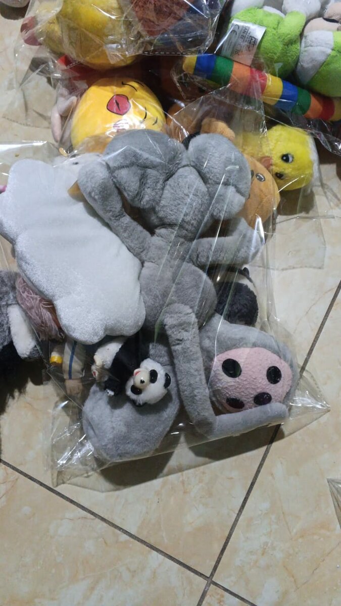 Peluches de personnages de dessin animé