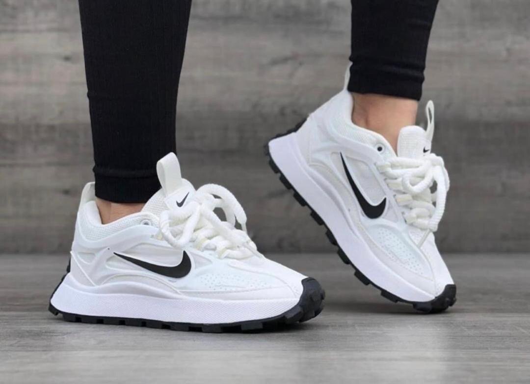 Chaussures Nike blanches pour homme