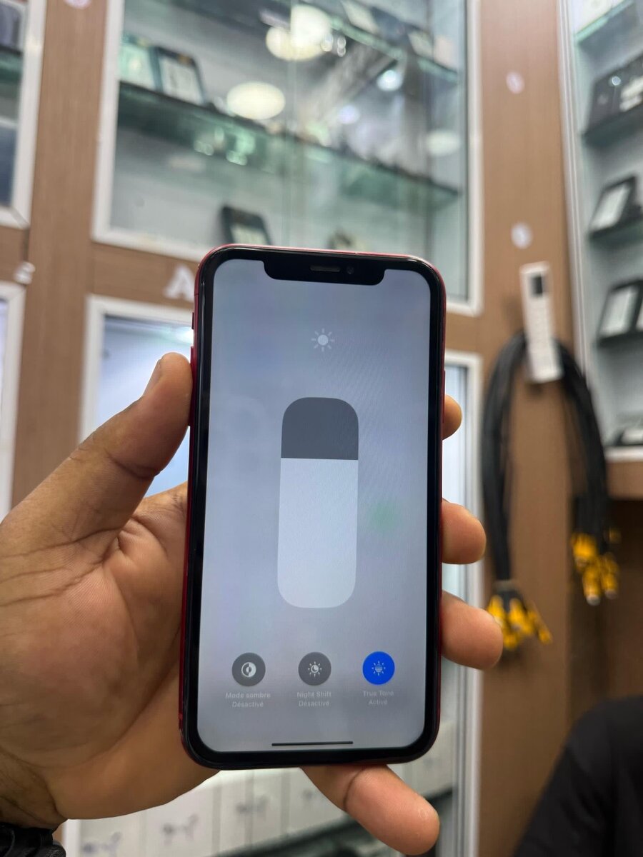 iPhone XR 64giga casineuf très propre