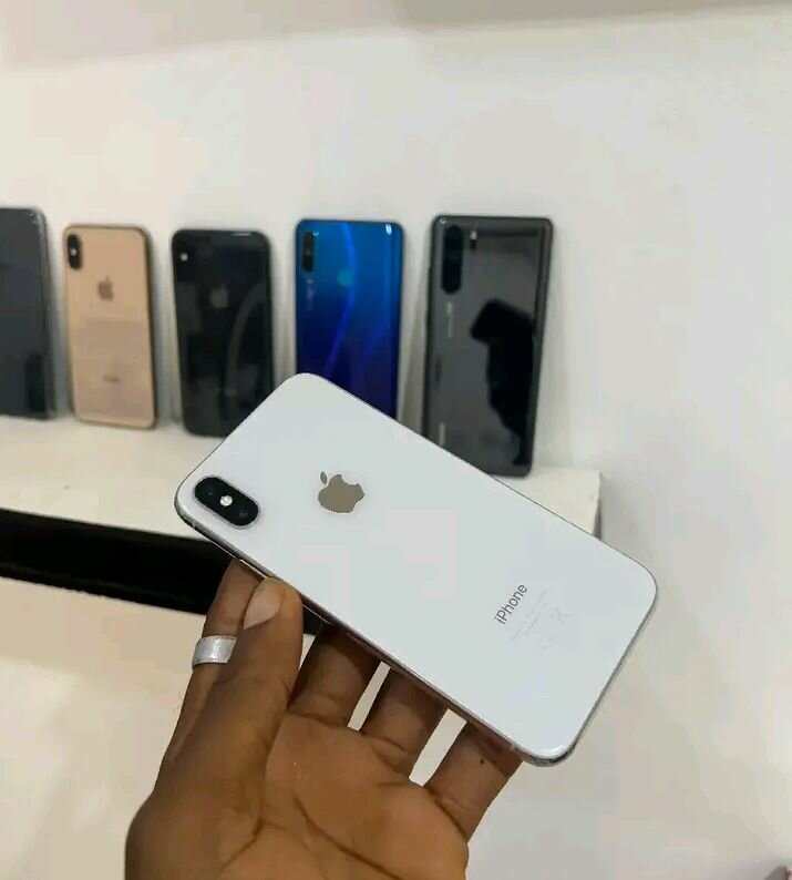 iPhone X 64Go Argent
