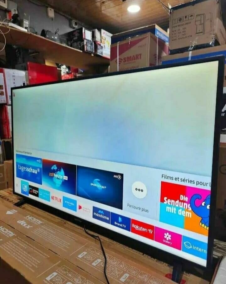Téléviseur intelligent TCl LED HD