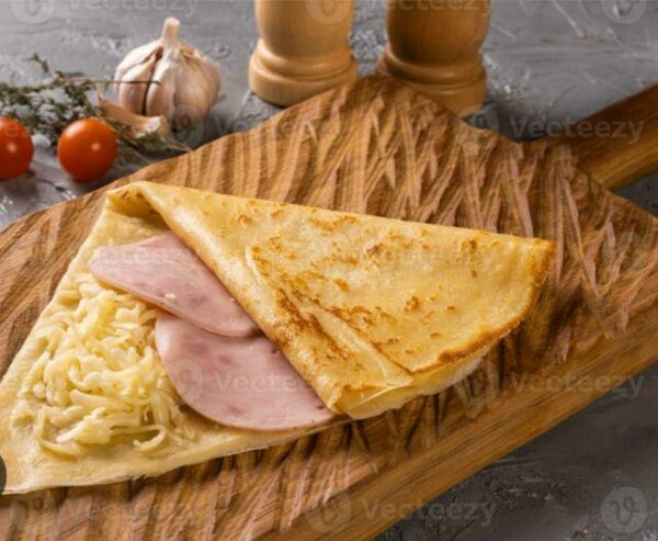 Crêpe au saucisson et fromage