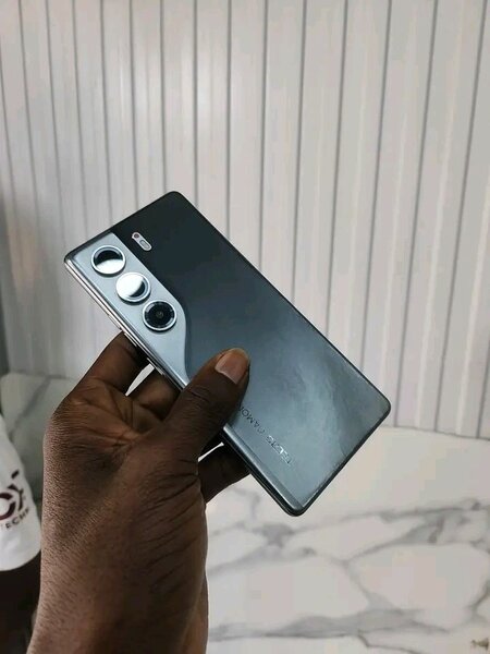 Smartphone avec triple caméra