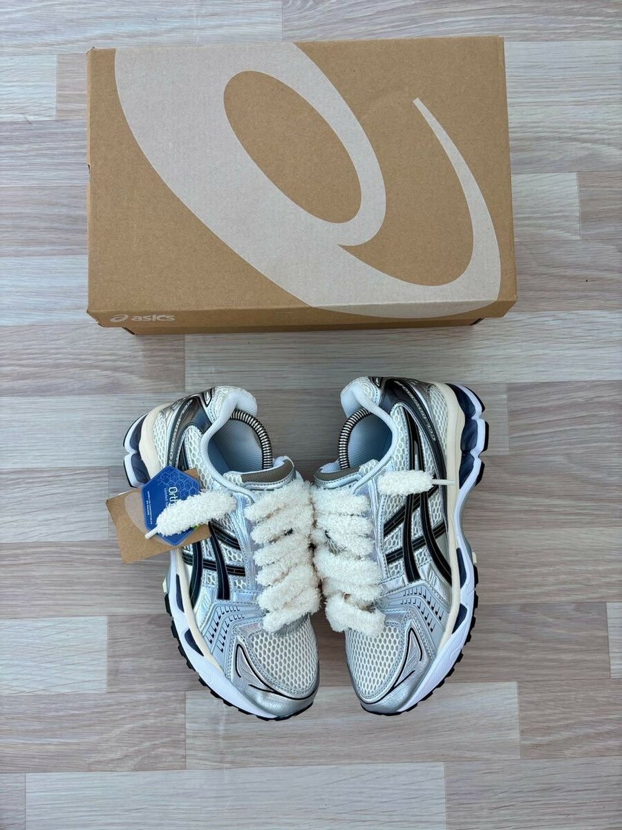 ASICS kayano 14